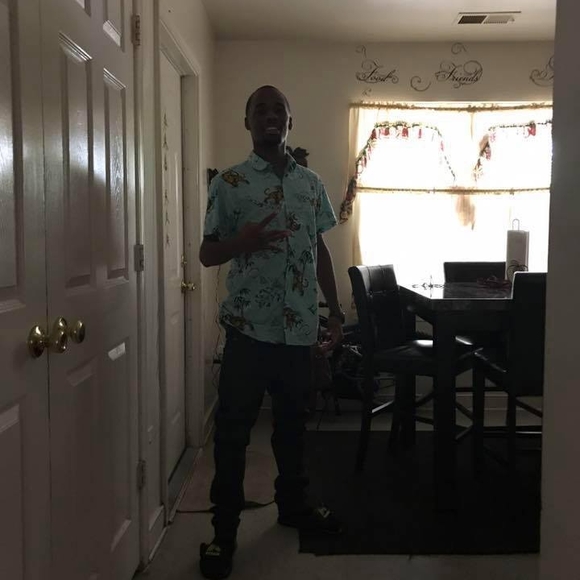 Meet your Posher, Sterling - Picture 1 of 1